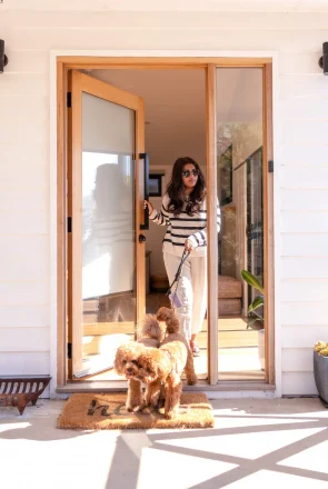 Top pet influencer and dog mum Iro, Ollie and Winky from Itswoofs